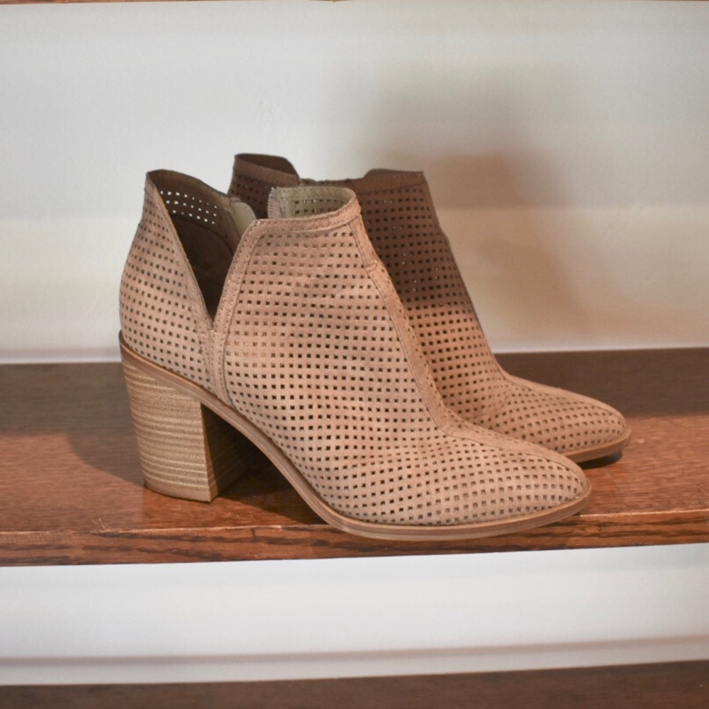 Dolce Vita Bootie size 8.5